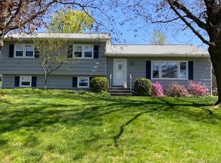 22 Magnolia Dr, Wappingers Falls, NY 12590