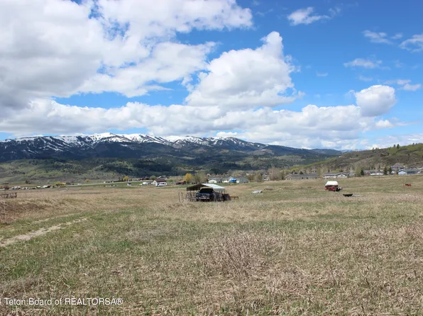 133 Saddle Dr, Etna, WY 83118