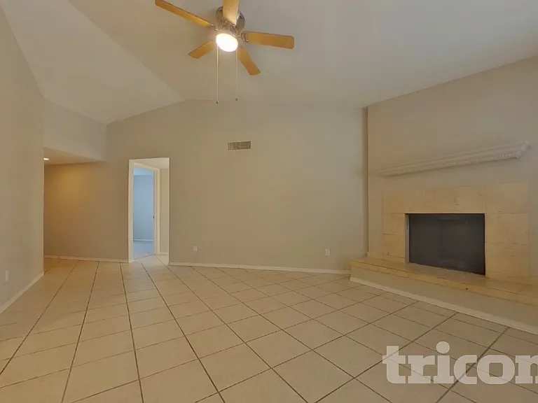 3413 E Dragoon Ave — Photo 3