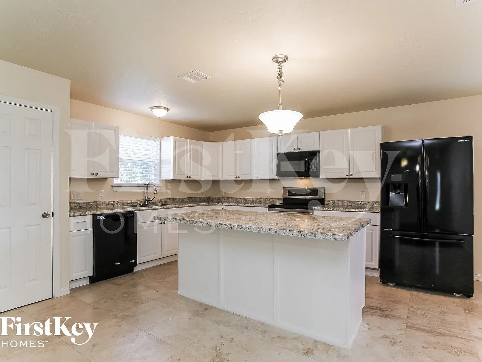 3 bed, 2.5 bath, 1706 sqft, $1,920 — Photo 4
