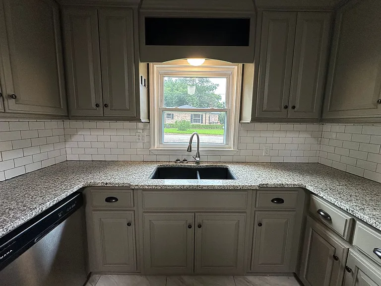2521 Sunnybrook Dr — Photo 10