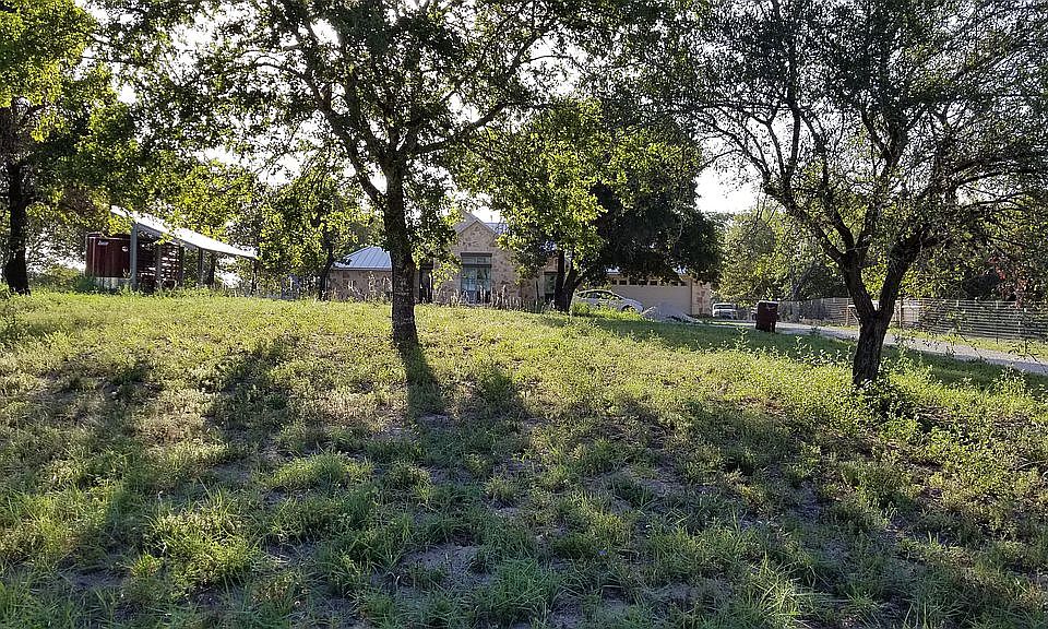 1st image of 465 Forest Oaks Dr