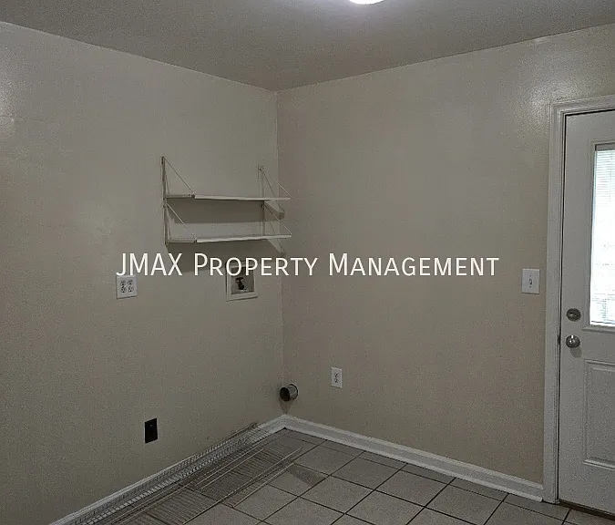 1147 Tayloe Ave SE — Photo 15