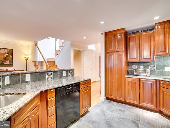 4th image of 2027 Magarity Ct