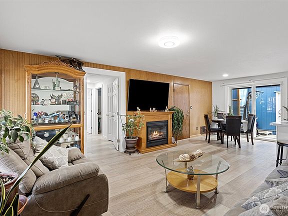 3rd image of 2016 191st Street SW