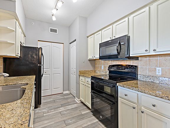 5th image of 5301 Myrtlewood Cir E