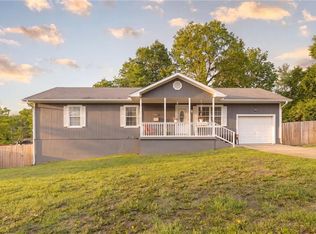 900 Oak Ter, Knob Noster, MO 65336