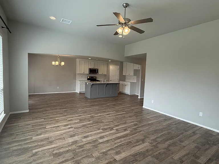 8308 NW 151st St — Photo 3
