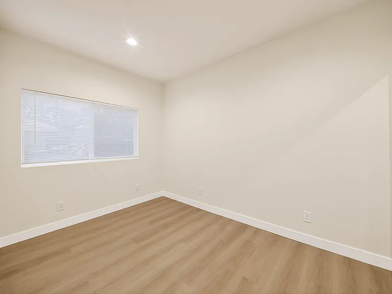 3200 Weldon Ave — Photo 9