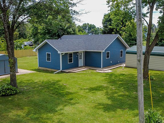 3rd image of 406 S Utterback St