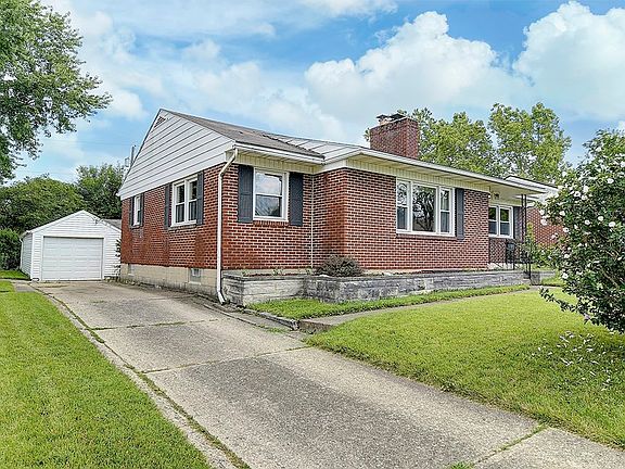 3rd image of 1618 Malden Ave