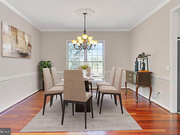 3rd image of 21919 Hyde Park Dr