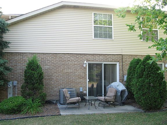 3rd image of 16154 Creekmont Ct