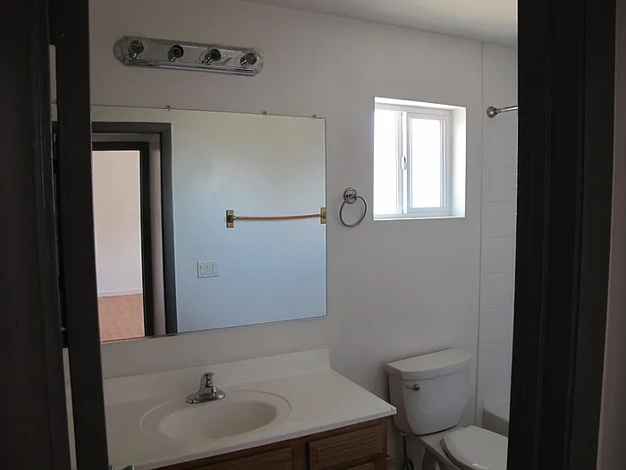 1122 E Water St — Photo 8