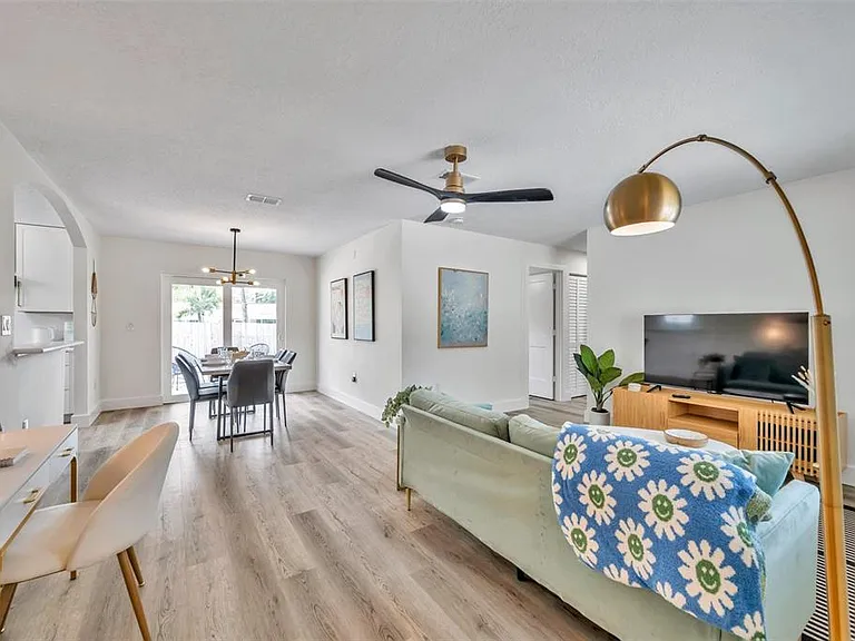 2310 Mary Sue St — Photo 4