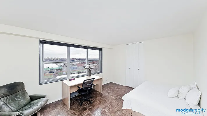 Sold by Moda Realty | media 45