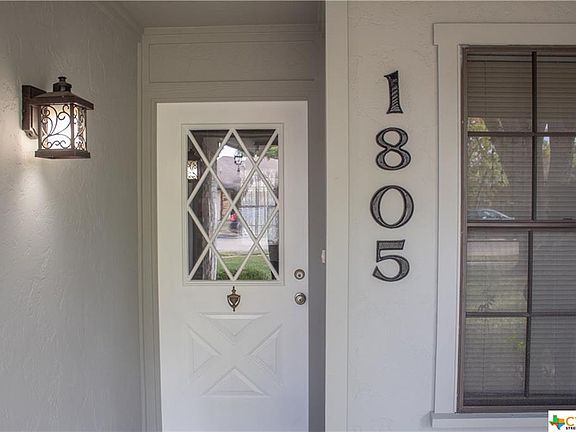 4th image of 1805 Sagebrush Dr