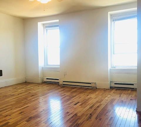 4th image of 1904 Cecil B Moore Ave #5