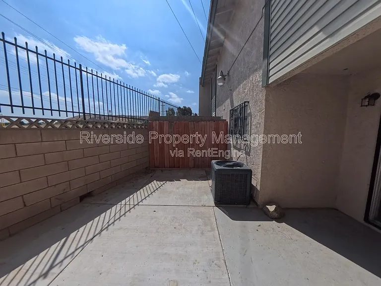 2255 Cahuilla St #105 — Photo 22