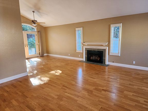 Dining room/living room