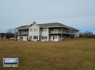 W8321 Springwood Ln, Delavan, WI 53115