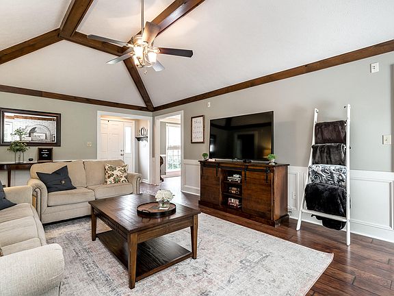5th image of 3321 Breckenridge Ln