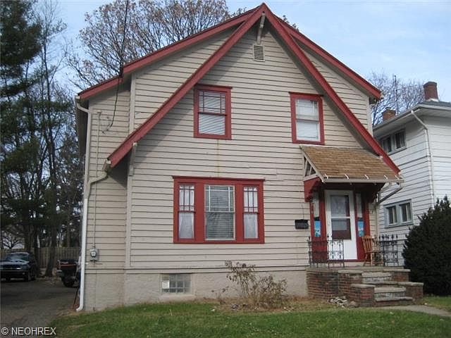 2nd image of 967 Delia Ave