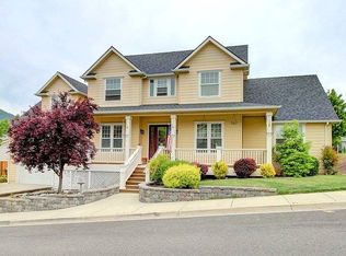 303 Woodville Way, Rogue River, OR