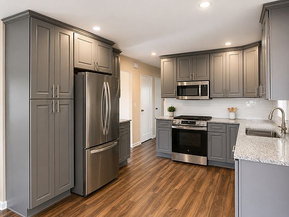 4th image of 7 Mindy Ln