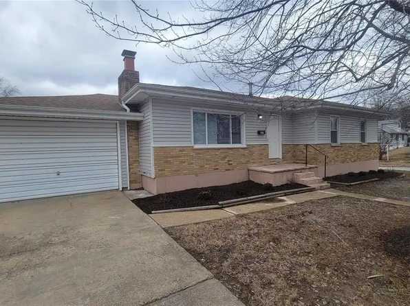 209 10th St, Crystal City, MO 63019