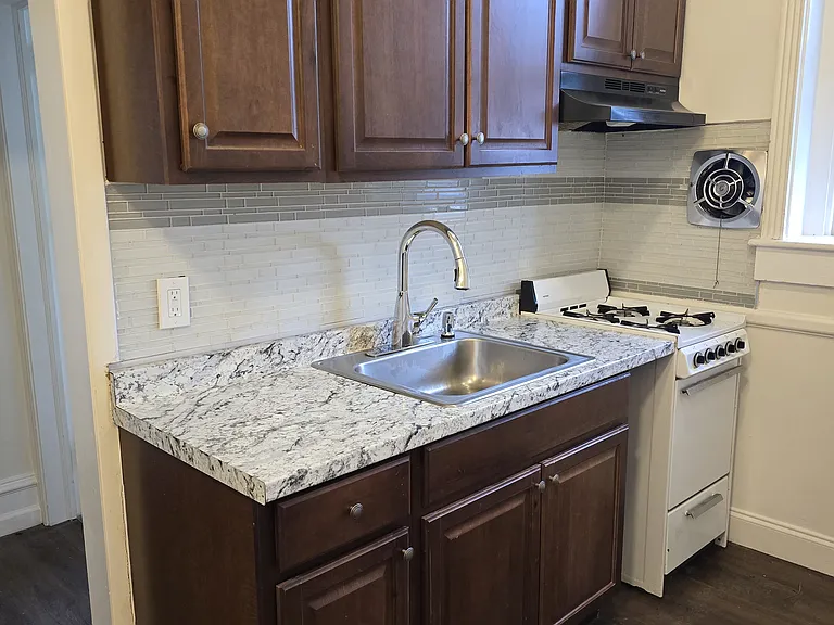 49 N West End Ave #3 — Photo 6