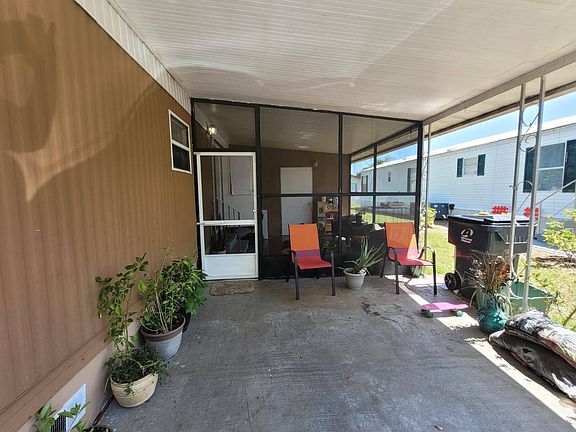 3rd image of 4403 Hilo St
