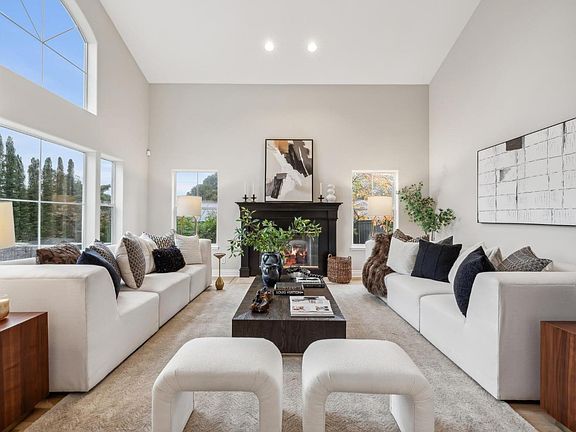 4th image of 32 Oxford Drive