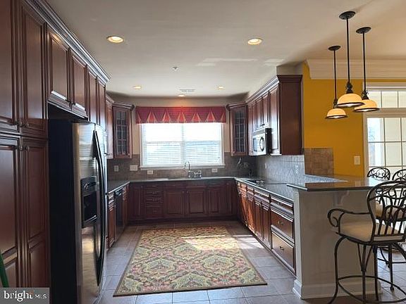 4th image of 43609 McDowell Sq