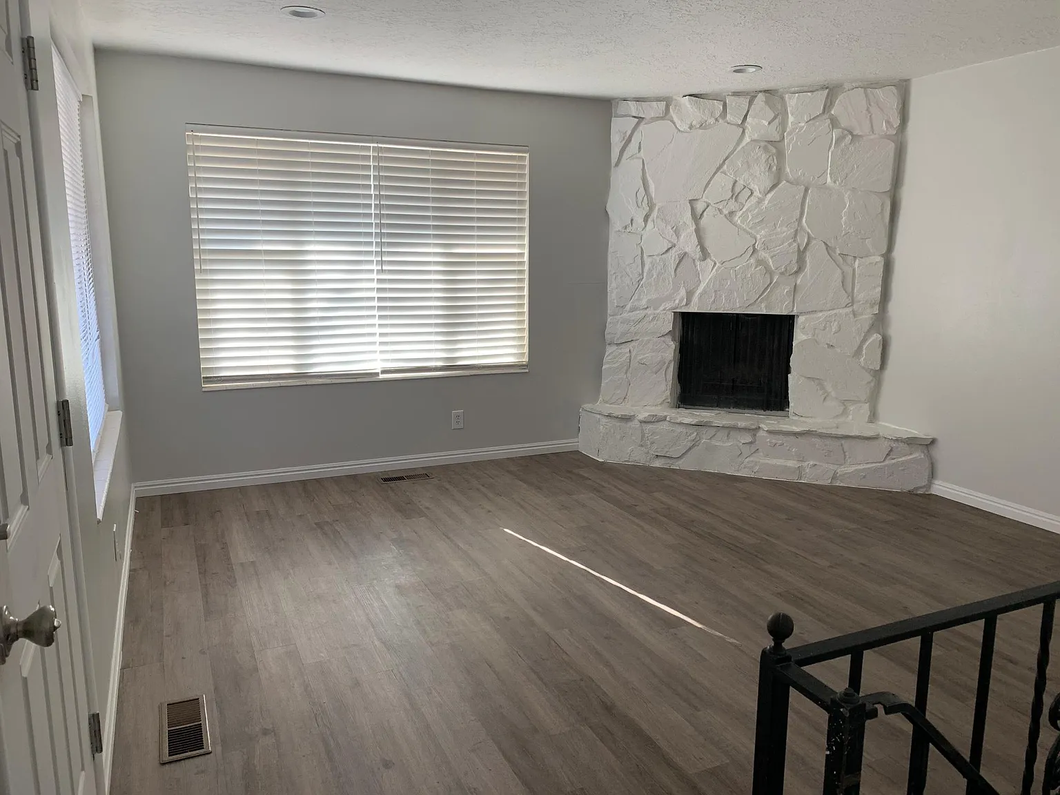 804 W 4050 S — Photo 1