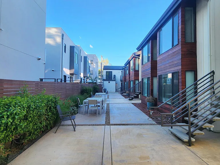 2222 I St #13 — Photo 29