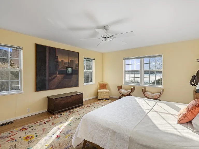 70 Mill Pond Ln — Photo 22