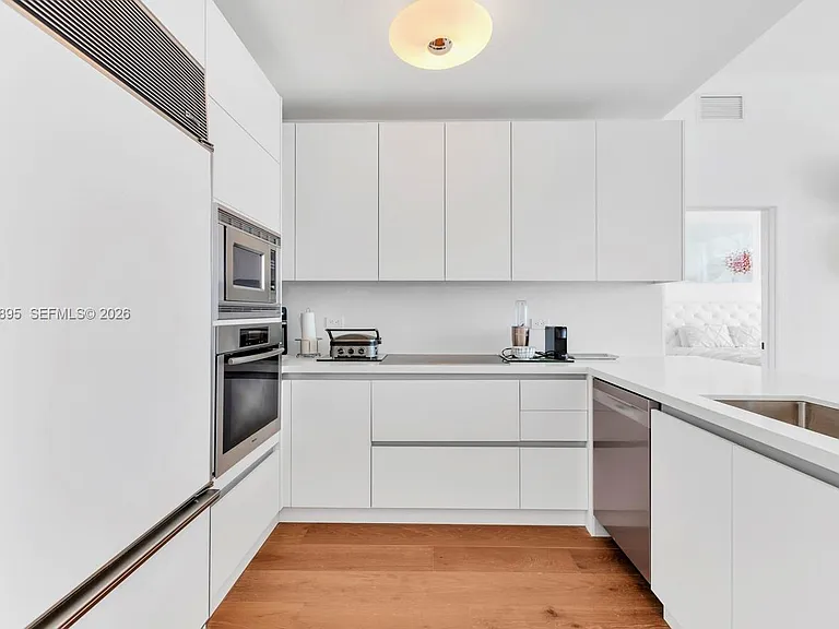 6799 Collins Ave #412 — Photo 5