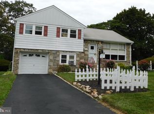 542 Briarwood Rd, Glenside, PA 19038