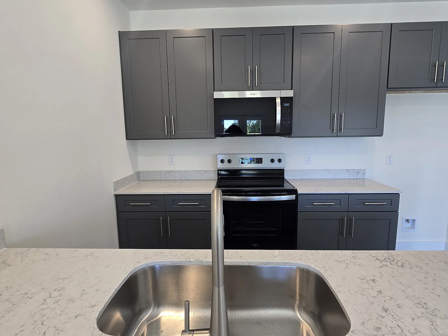 4 bed, 1554 sqft, $2,300 — Photo 1