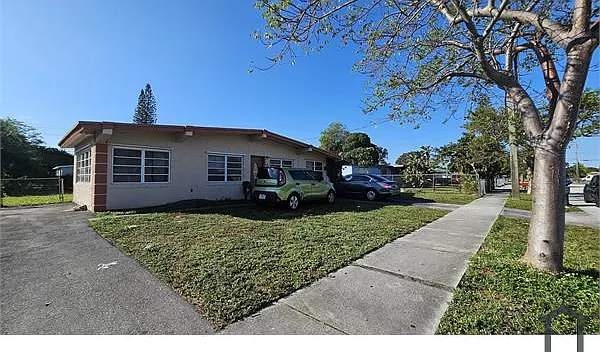 3250 NW 4th St