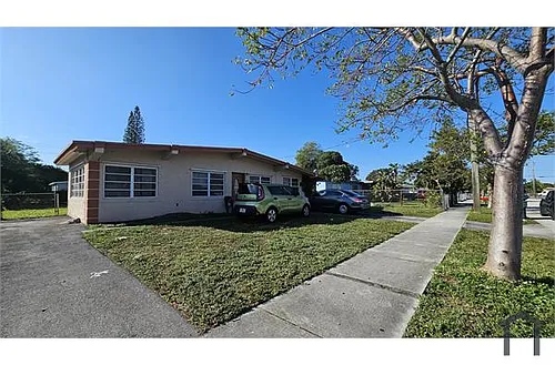 3250 NW 4th St Photo 1