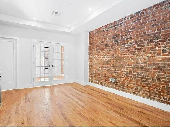 3rd image of 1378 Pacific St #3