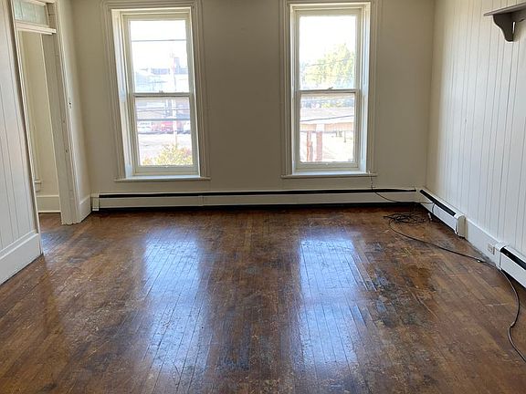 5th image of 9 N Penn St APT C