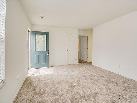 4th image of 2014 S Hummel Dr