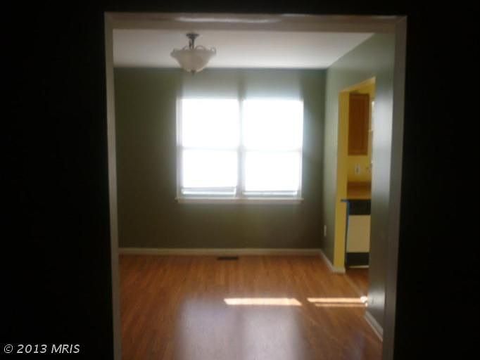 2nd image of 5917 Applegarth Pl