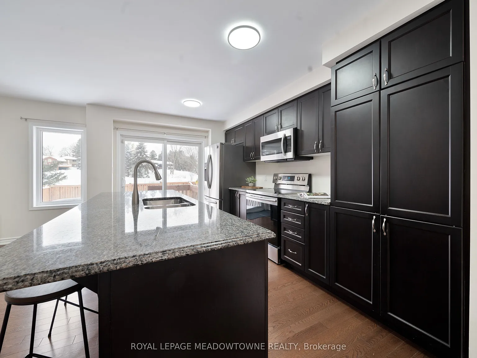 3 bed, $2,900 — Photo 1