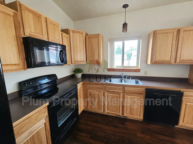 3 bed, 2.5 bath, 1530 sqft, $2,795 — Photo 4