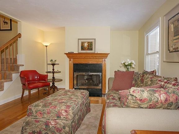 3rd image of 15 Tisdale Dr