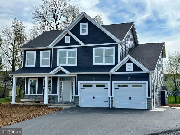 1805 Edgewood Dr, Shippensburg, PA 17257